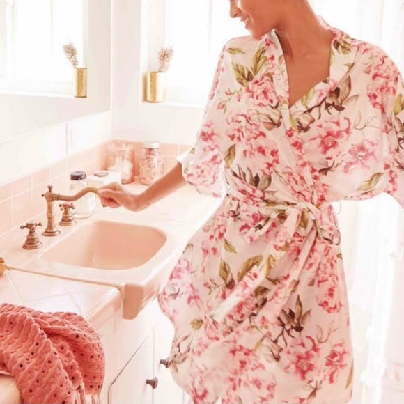 Show Me Your Mumu Robe Kimono Wrap Bohemian Floral - Picture 12 of 14